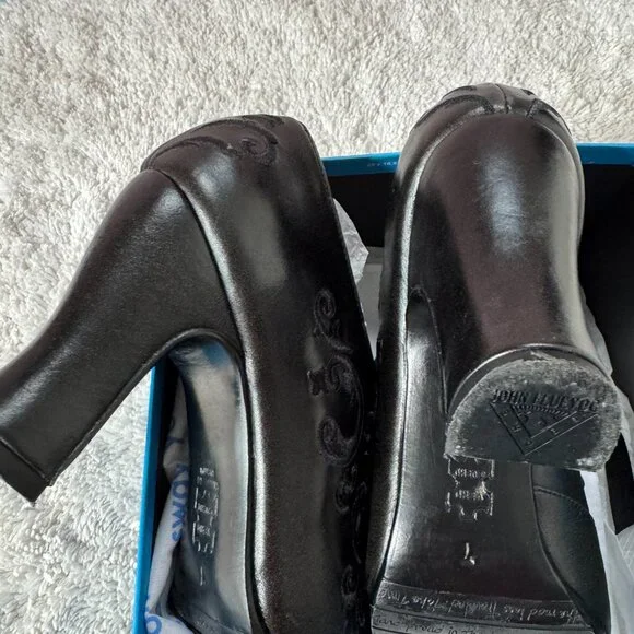 Vintage John Fluevog Shoes. Excellent condition - Picture 4 of 4